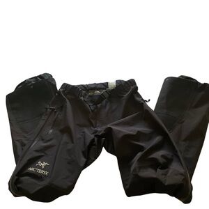 Arc’Teryx Women’s Full Zip Goretex hard shell pant size small Black